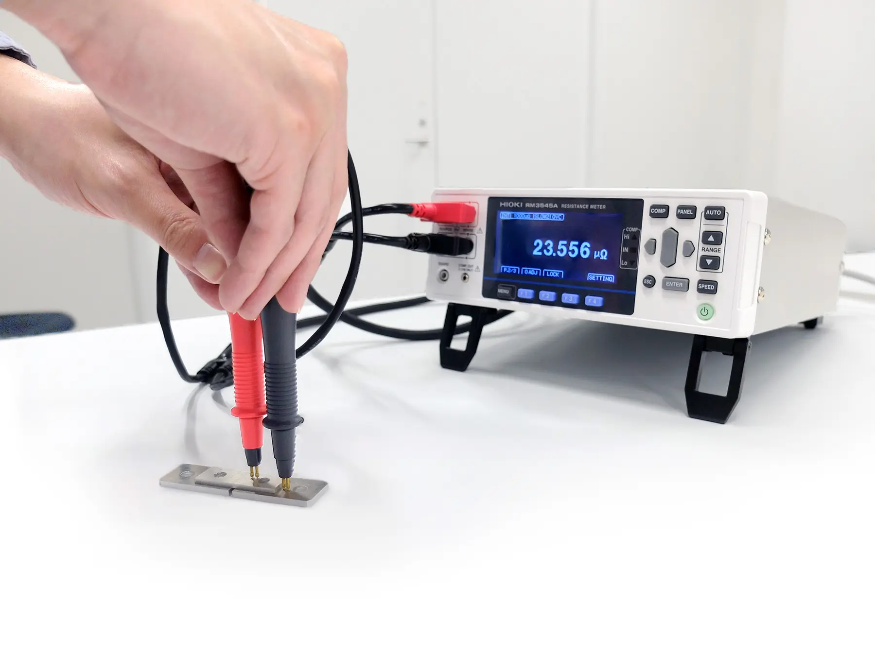 HIOKI RM3545A-1 resistance meter 1 nano ohm-1200mega ohm high accuracy 0-045 percent Hands measuring