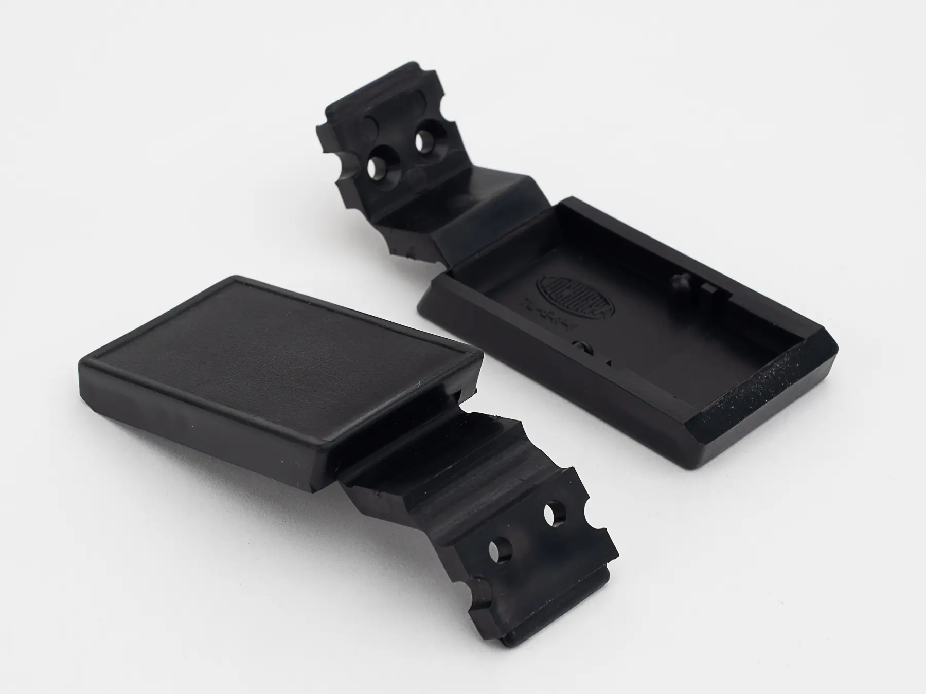 600105490 - Replacement Catch for Carrying Case C1006