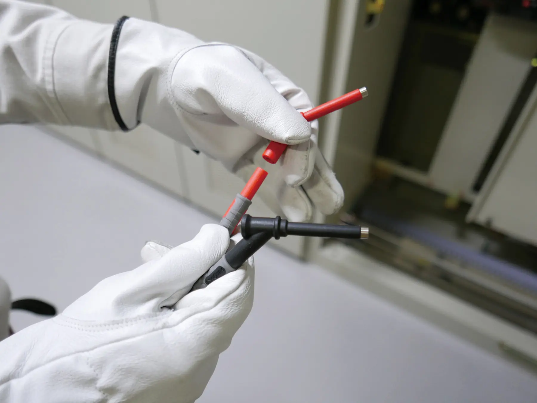 HIOKI L4937 magnetic adapter set secure connection