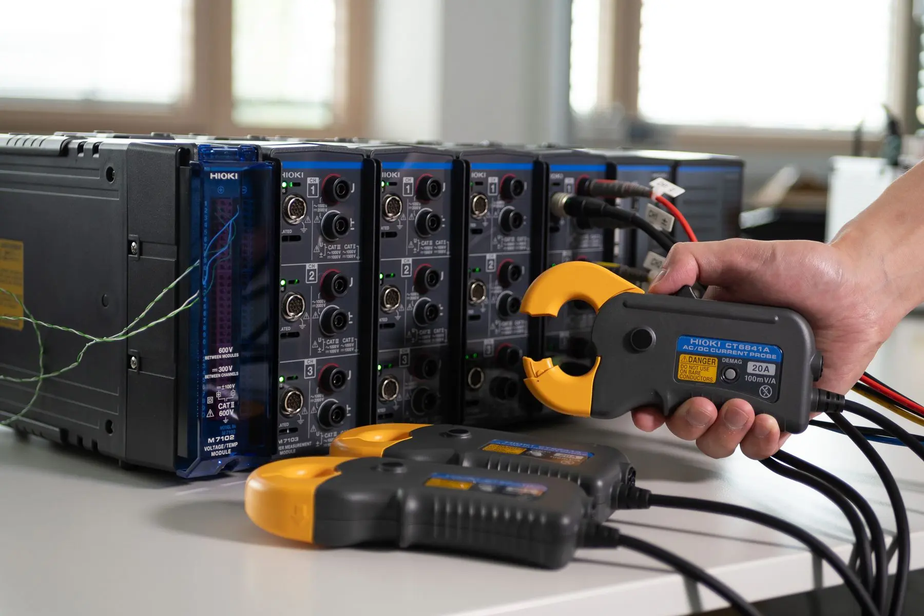 ct6841-m7102_1920 (1)