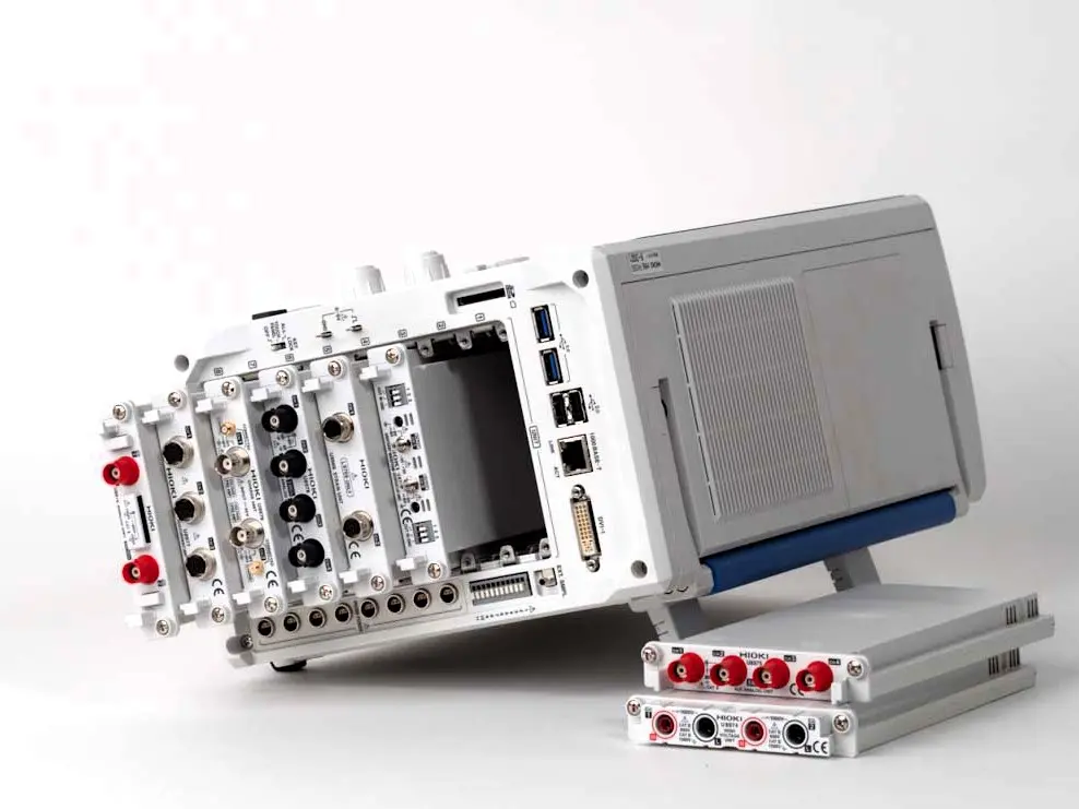 HIOKI MR6000 - Modular 32-channel memory recorder, 200 MS/s, 1000 V direct input, touchscreen