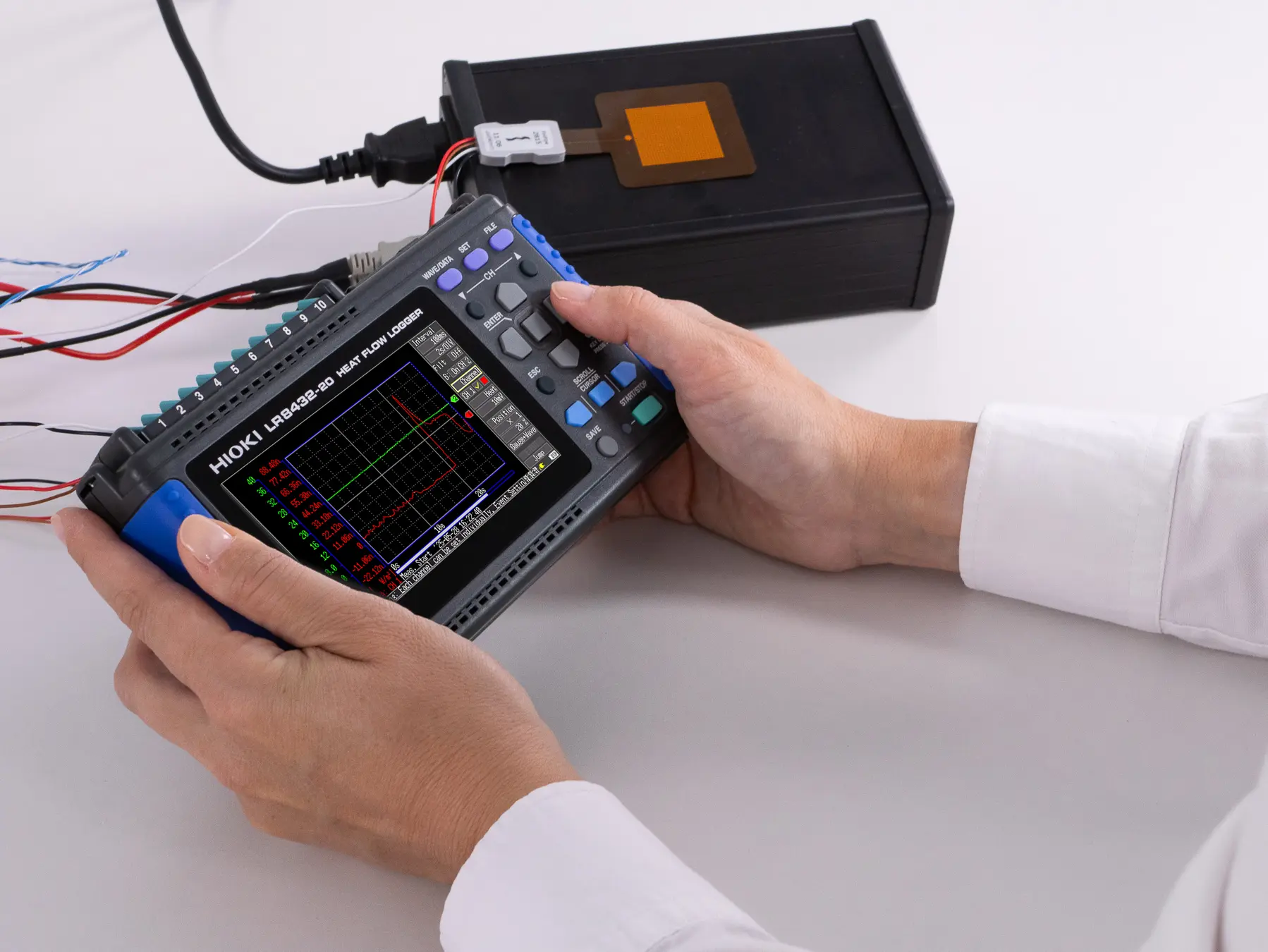 HIOKI LR8432 handheld 10-channel data logger direct input of heat-flow sensors