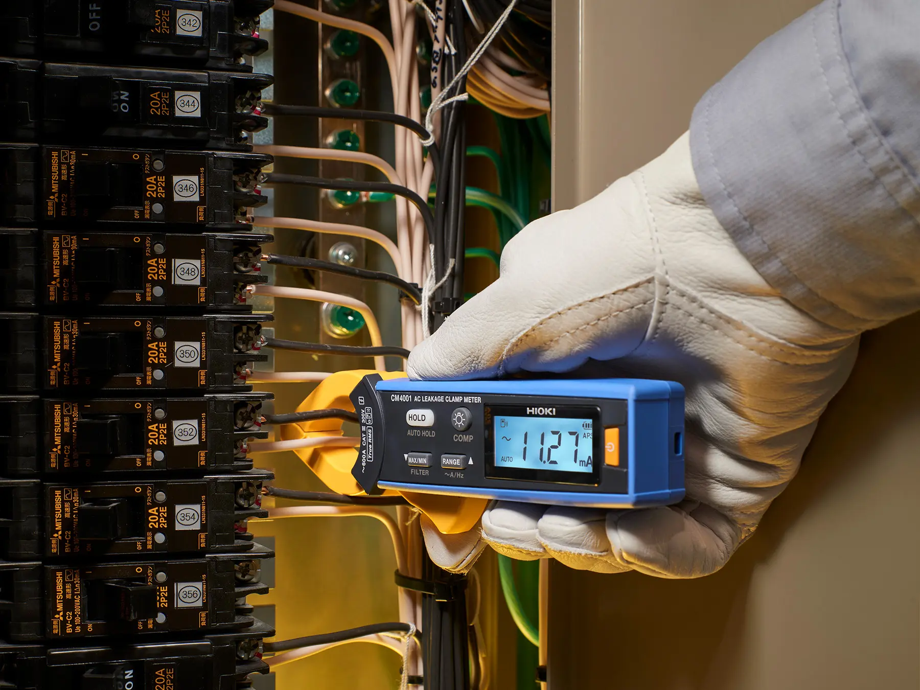 HIOKI CM4001 - Compact AC Leakage Clamp Meter with True RMS measurement, up to 600 A