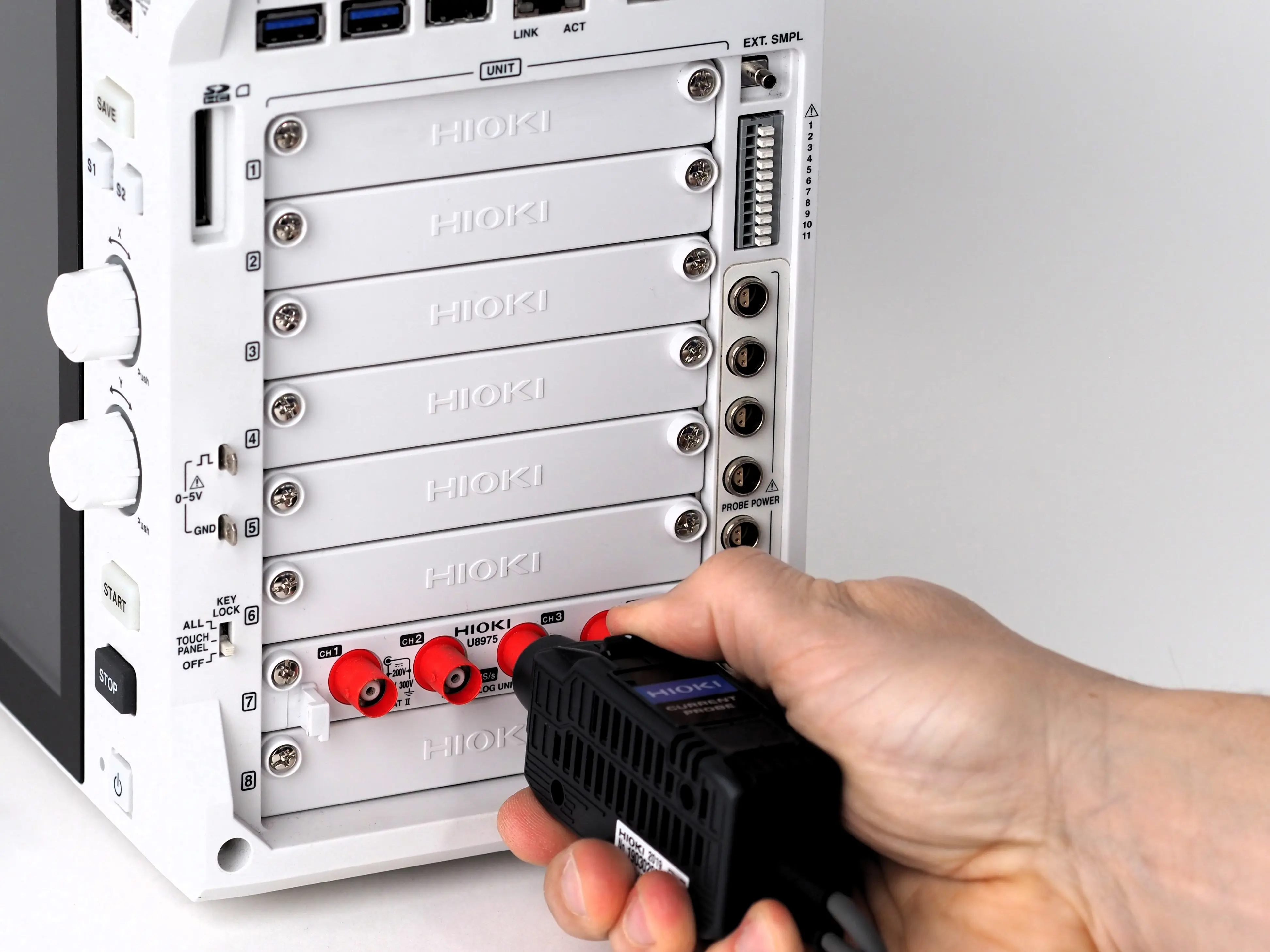 HIOKI MR6000 - Modular 32-channel memory recorder, 200 MS/s, 1000 V direct input, touchscreen