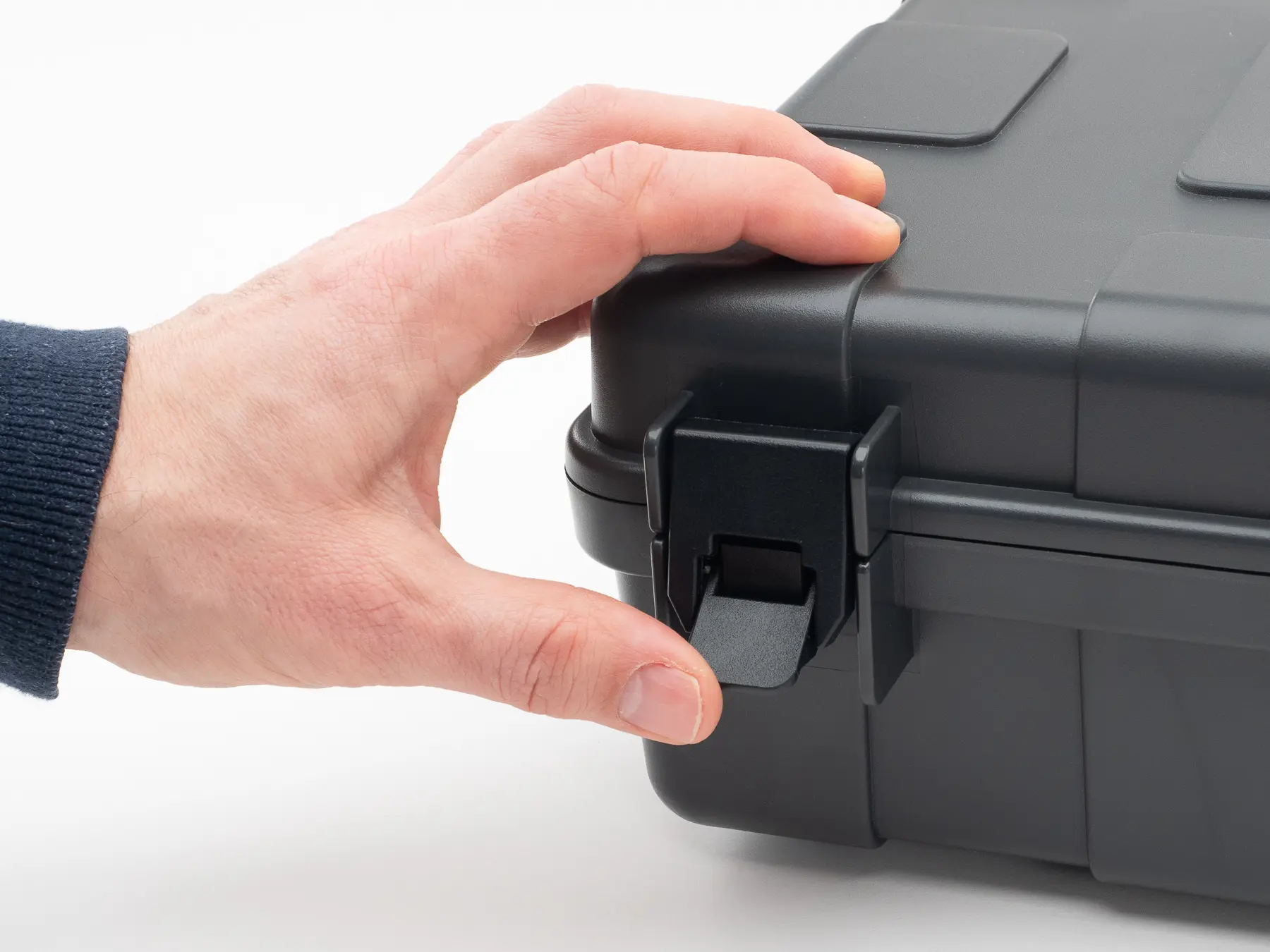 600537180 - Replacement Catch for Carrying Case C1014